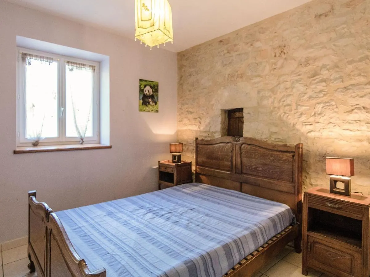 Superb Holiday Home With Pool Cressensac-Sarrazac